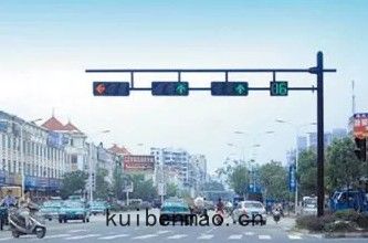 順泰(tài)交通雙懸臂信(xìn)號燈杆(gān)