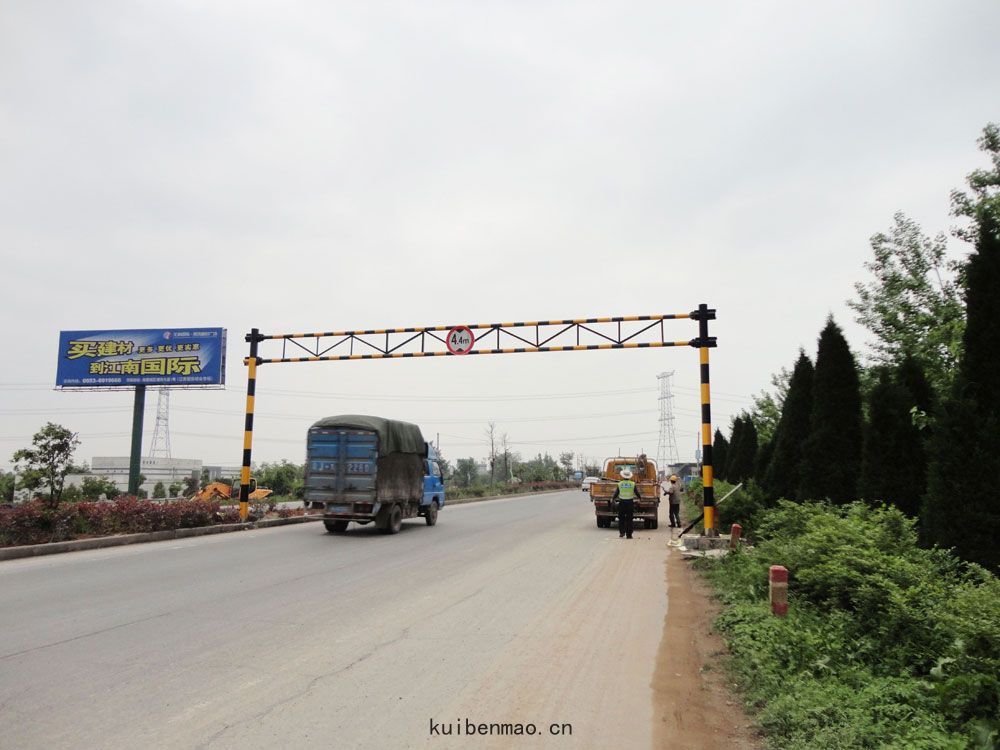 道路(lù)卡(qiǎ)口龍門(mén)架
