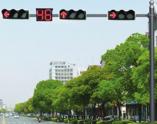 交(jiāo)通信(xìn)號燈(dēng)杆保(bǎo)養