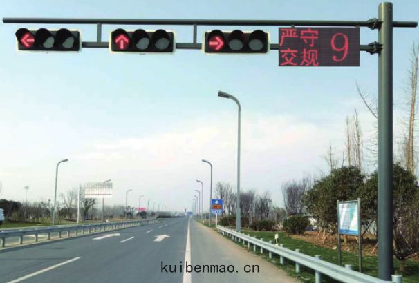 交通(tōng)信(xìn)號燈杆(gān)維護